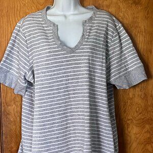 Perfect Fit Women's Grey and White top - 26/28W